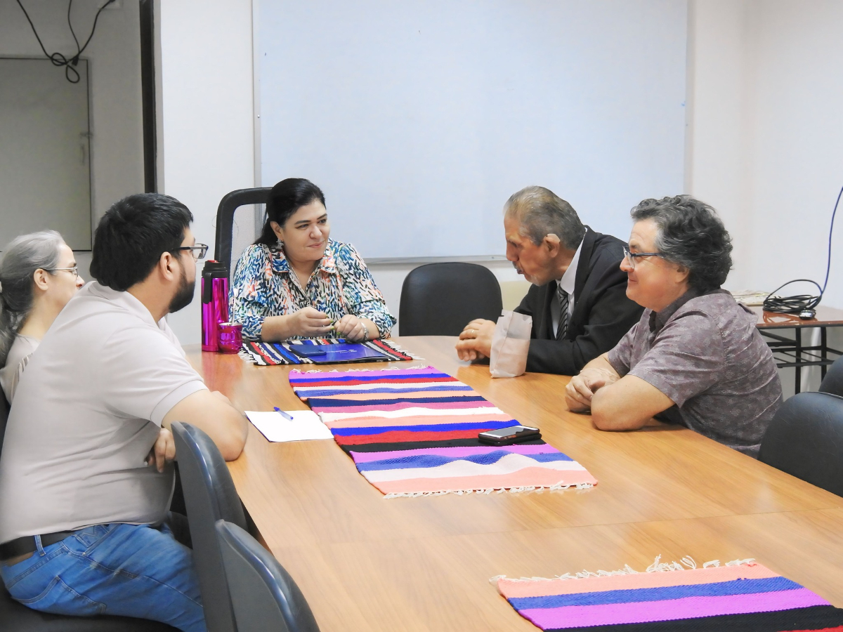 El secretario de Posgrado, Mario Gutiérrez, realizó una movilidad en una universidad nacional de Paraguay