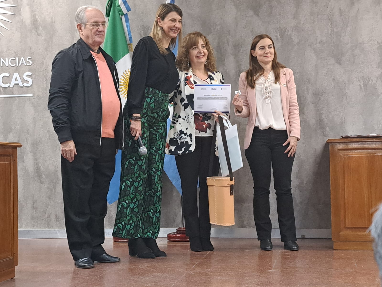 La vicedecana de Sociales estuvo presente en el encuentro de decanas y decanos de Ciencias Económicas de Universidades Nacionales