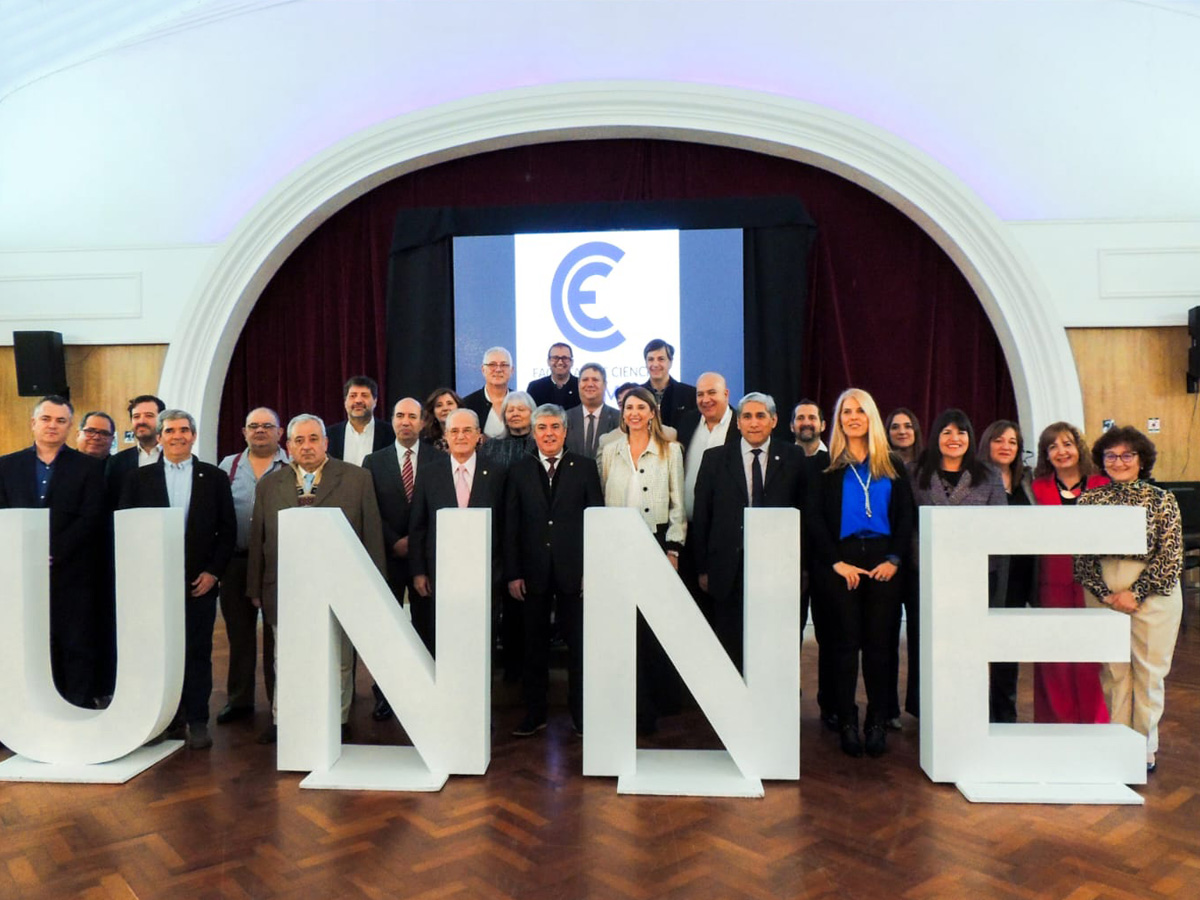 La vicedecana de Sociales estuvo presente en el encuentro de decanas y decanos de Ciencias Económicas de Universidades Nacionales